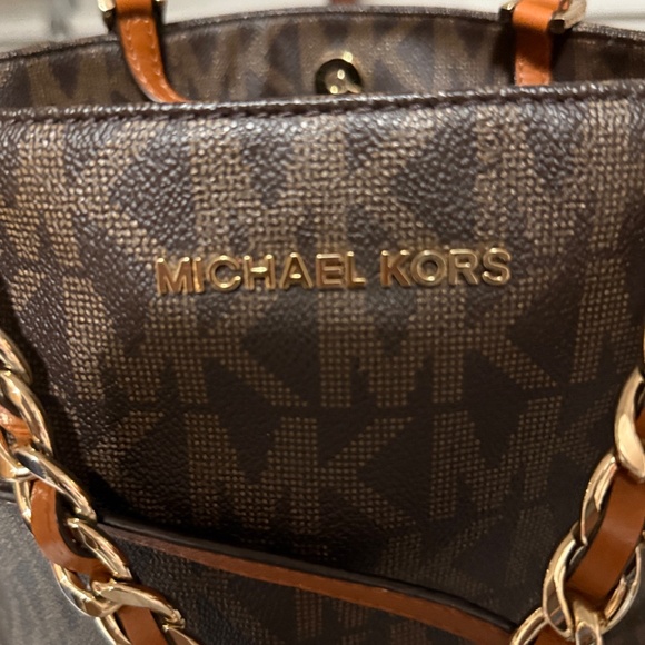 Authentic Michael Kors purse - Picture 3 of 8